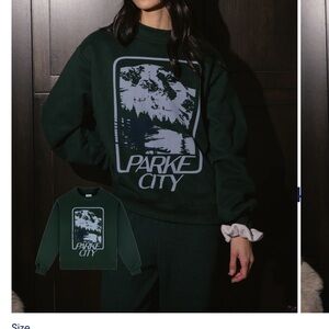Parke City Women's Green Crew Neck Sweater